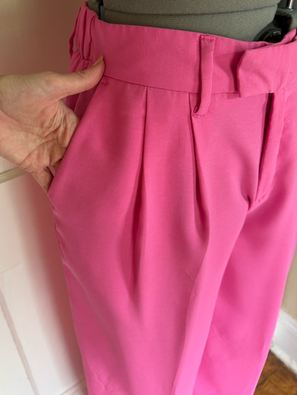 Bubblegum pink wide leg trouser - Picture 2 of 9